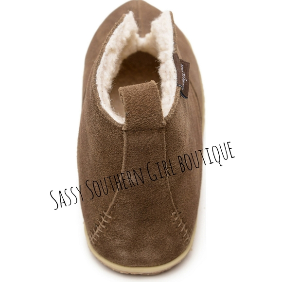 ⭐? MINNETONKA chestnut boots